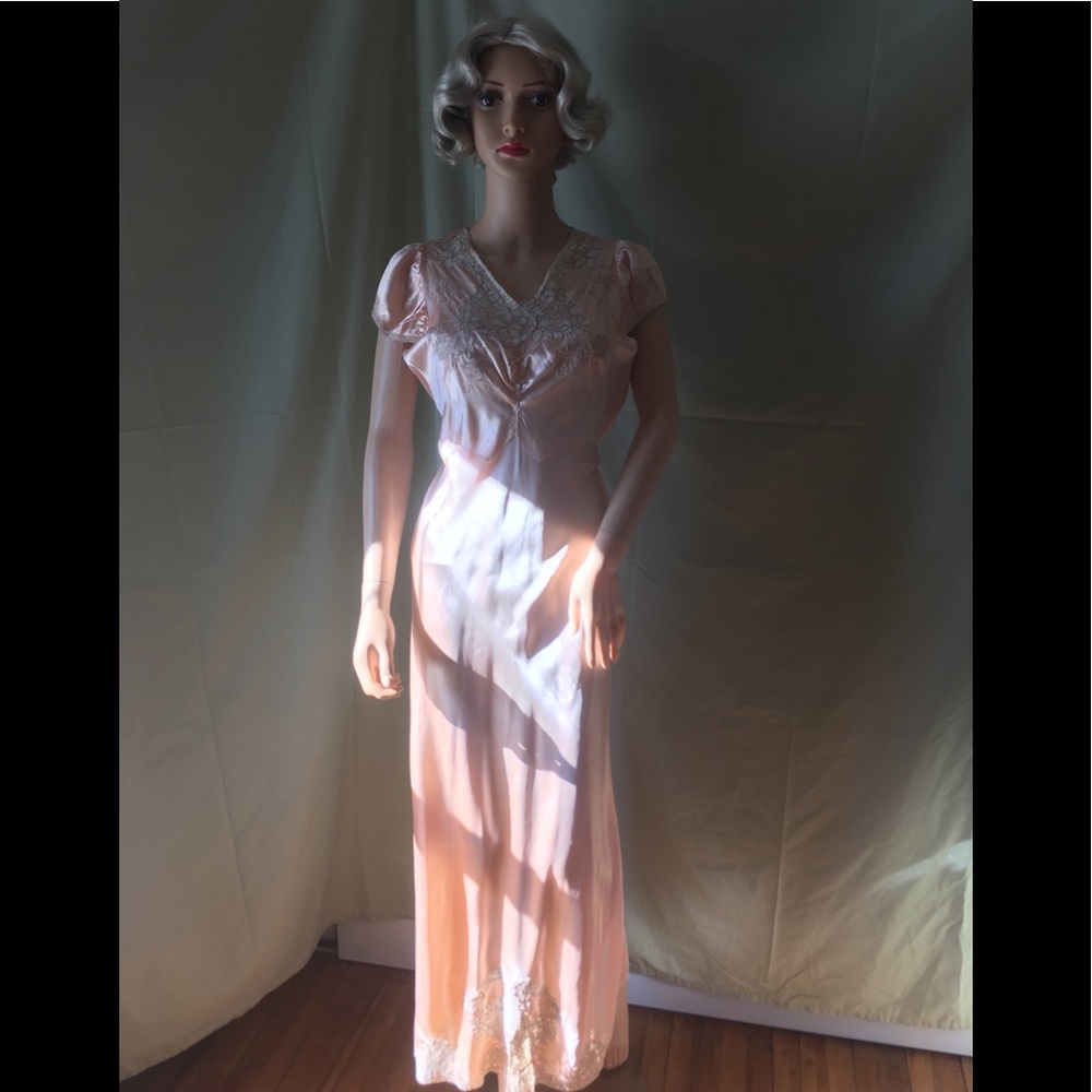 Vintage 1930’s silk satin lingerie w French lace